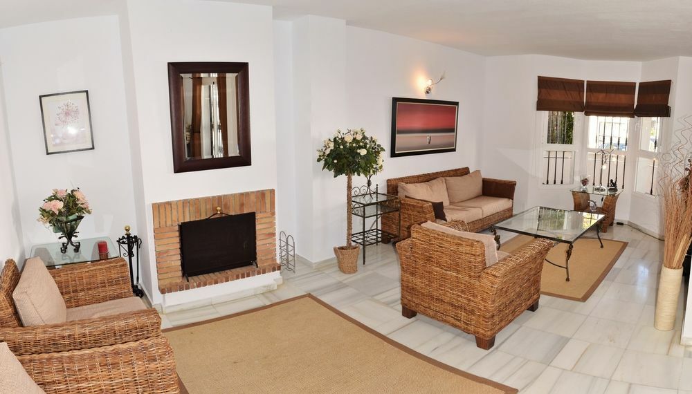 Apartamentos Y Casas Serinamar Marbella El Ángel 外观 照片