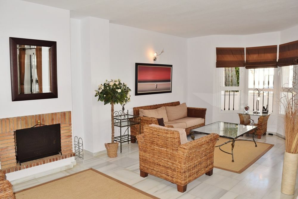 Apartamentos Y Casas Serinamar Marbella El Ángel 外观 照片