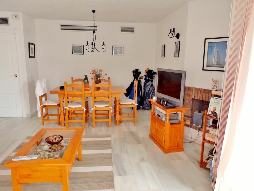 Apartamentos Y Casas Serinamar Marbella El Ángel 外观 照片