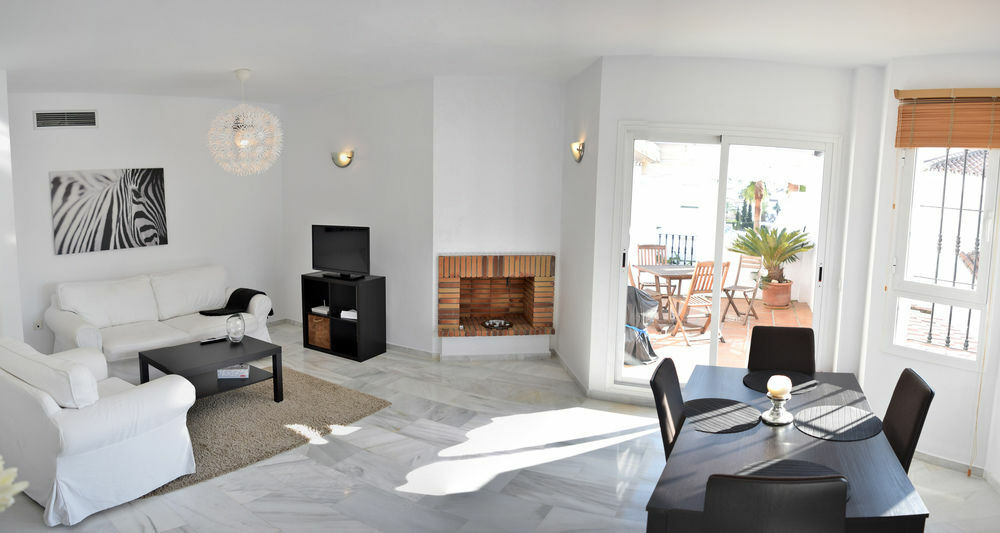 Apartamentos Y Casas Serinamar Marbella El Ángel 外观 照片