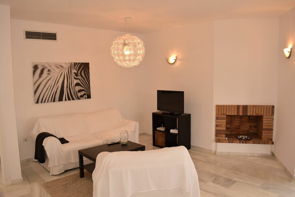 Apartamentos Y Casas Serinamar Marbella El Ángel 外观 照片