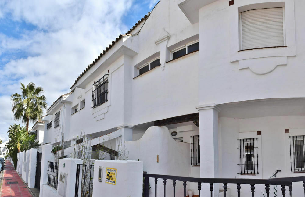 Apartamentos Y Casas Serinamar Marbella El Ángel 外观 照片